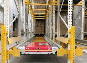 冷庫穿梭車貨架，倉庫貨架頂流【易達(dá)貨架】