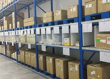 醫(yī)療耗材用哪種倉(cāng)庫(kù)貨架？深圳倉(cāng)儲(chǔ)貨架批發(fā)商解析【易達(dá)貨架】