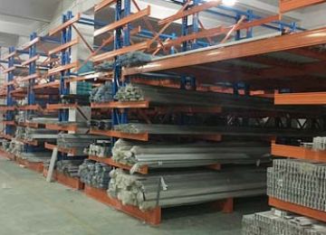 揭陽(yáng)懸臂式貨架可以和哪些類型的貨架組合設(shè)計(jì)？【易達(dá)貨架】