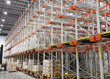 預算有限但又想做智能貨架，哪種類型更合適？穿梭式貨架廠商解析【易達貨架】