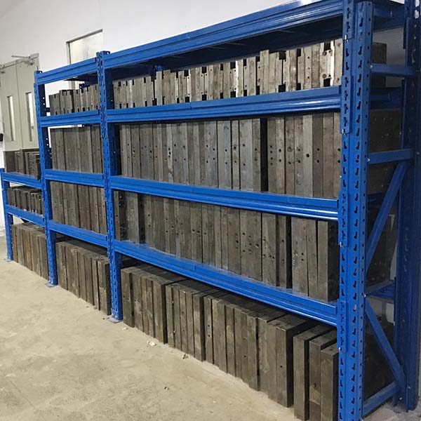 東莞中型倉(cāng)儲(chǔ)貨架